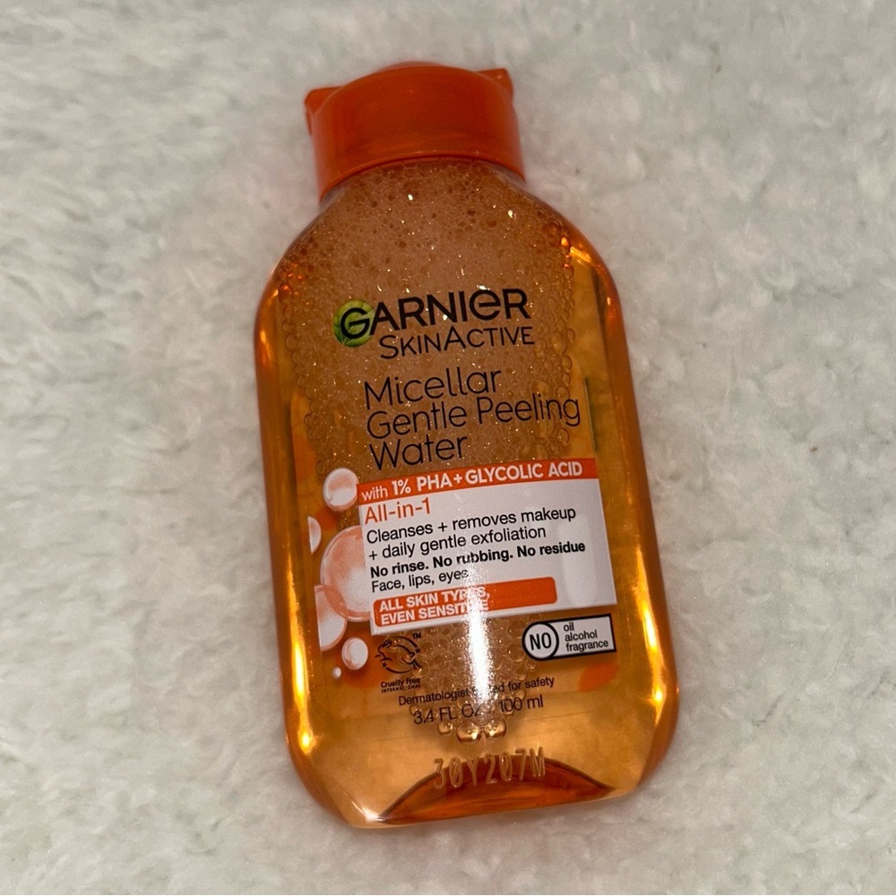 Garnier Micellar Skinactive Gentle Peeling Water 1% PHA & Glycolic Acid NEW
